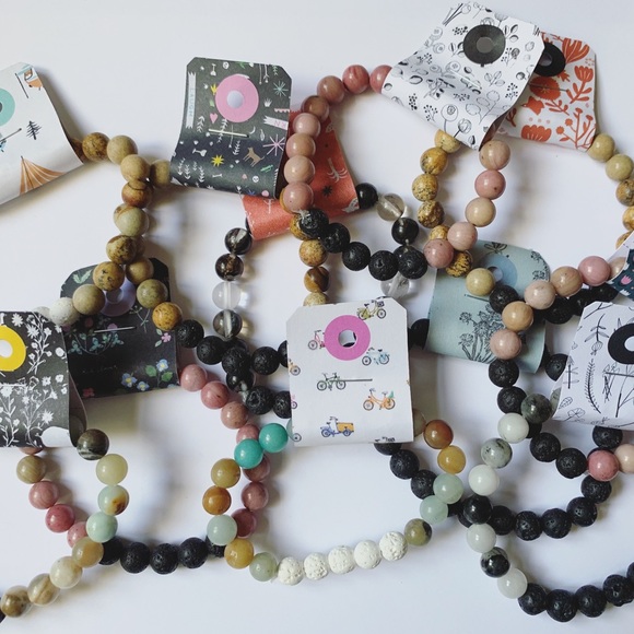 Aromatherapy jewelry! Beaded Lava Rock Bracelet 🖤 - Picture 2 of 3